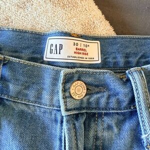 GAP  Barrel High Rise Jeans Size 10